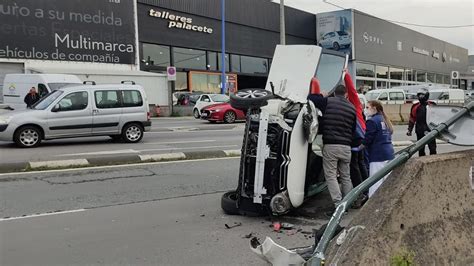 Excarcelan Al Conductor De Un Coche Que Volc A La Entrada Del T Nel De