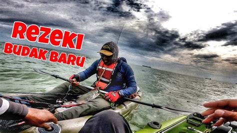 Rezeki Budak Kayak Hand Paddle Dapat Gubal Kayak Fishing Melaka Youtube