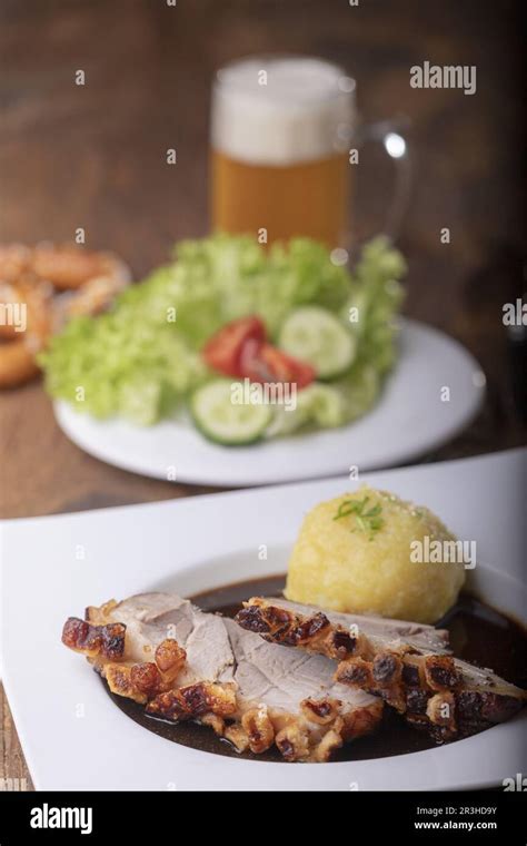 Bayerischer Schweinebraten Mit Kn Del Stock Photo Alamy