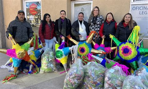 Entrega de piñatas y dulces por parte de la diputada Yesenia Reyes