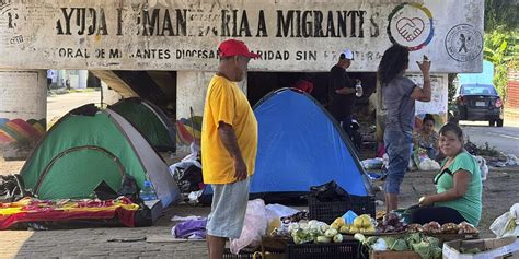 Cientos De Migrantes Varados En Coatzacoalcos Por Bloqueo Ferroviario