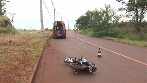 Homem morre após bater moto contra poste na zona norte de Londrina