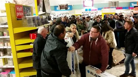 Black Friday Turns Violent As Shoppers Fight Over Bargains Daily Mail