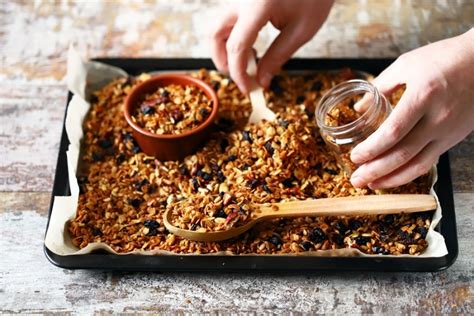 Granola Muesli tout savoir sur ces deux stars du petit déjeuner