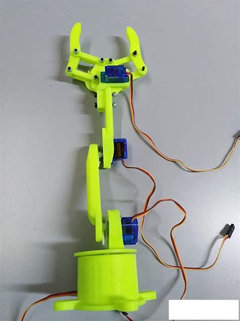 Brazo Robotico Plastico Pla Servos Dof Grados Libertad Sg