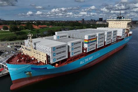 Maersk Presenta Laura El Primer Portacontenedores De Bioetanol Del