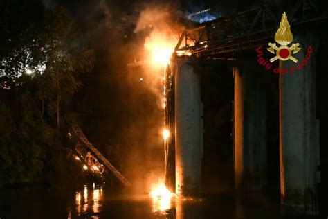 Incendio Del Ponte Di Ferro A Roma Si Indaga Sulle Cause Mesi Di