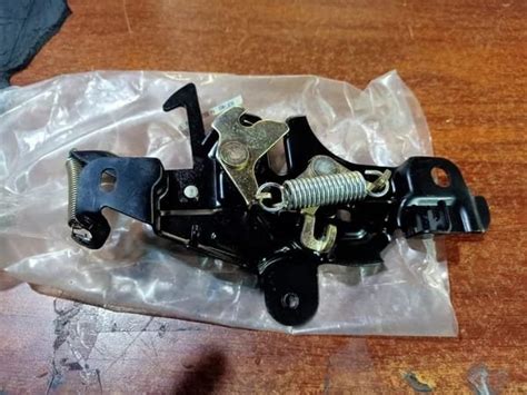 Jual Lock Kap Motor Kunci Lock Kap Mesin Kijang Super Grand Kapsul Di