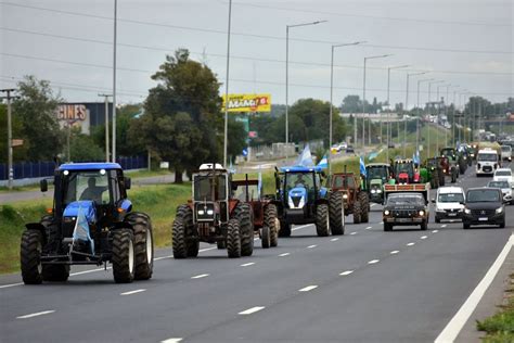 Productores De Córdoba Realizaron Un “tractorazo” Contra La Suba De Las