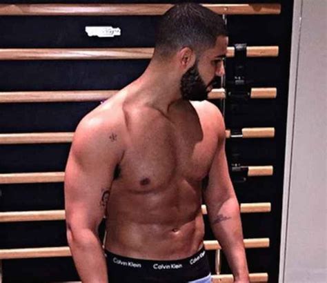 Drakes Body Is Destroying Lives Drake Drake Clothing Drake Drizzy