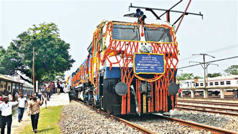 Mitali Express On Maiden Journey From Dhaka To Indias New Jalpaiguri