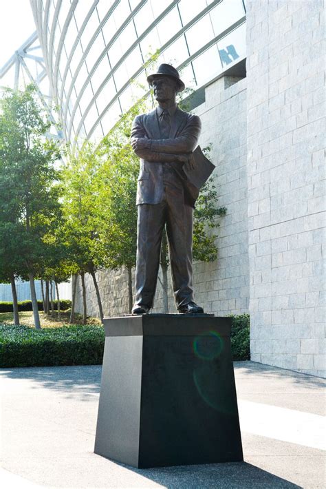 Tom Landry statue at AT&T Stadium in Arlington, Texas | Dallas cowboys ...