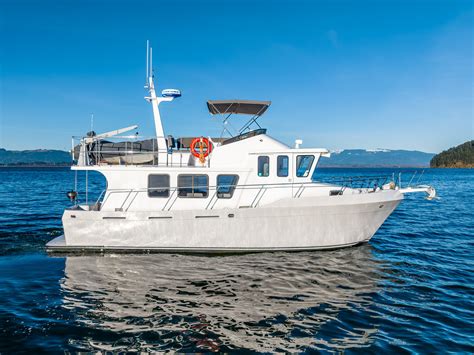 39' Trawler Custom - Hampton Yacht Group