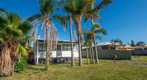 Beach House On James Patterson Anna Bay Port Stephens