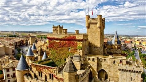 Un Castillo De Cuento En Olite Navarra