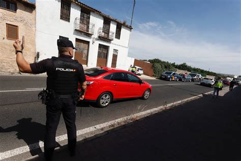 Fotos La Policía Investiga Un Posible Crimen En Alzira Valencia