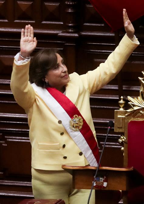 Dina Boluarte Jur Como Nueva Presidenta Del Per E Hizo Un Llamado Al