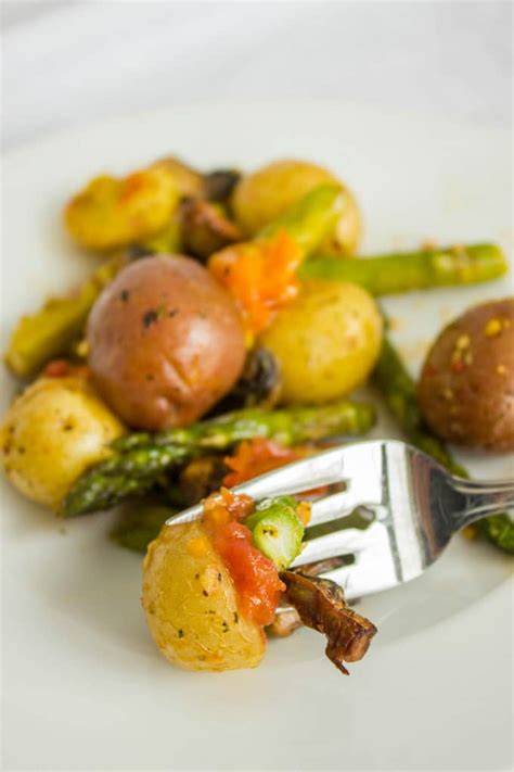 Easy Creamer Potatoes with Roasted Vegetables (Microwave Ready) - The ...