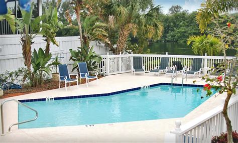 Siesta Key Bungalows in - Siesta Key, FL | Groupon Getaways