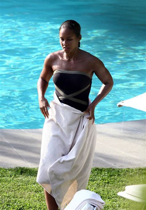 LẨU THẬP CẨM VỀ CELEBRITY NUDE Alicia Keys