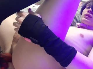 フェンボーイはお尻と絶頂で自分自身をファック Pornhub Gay