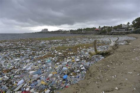 Más de 52 millones de toneladas de plásticos se liberan al