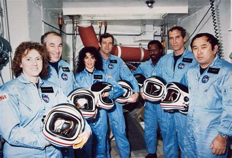 28 Janvier 1986 Explosion De La Navette Spatiale Challenger Nima REJA