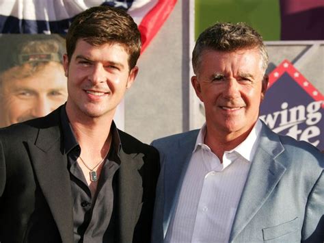 Robin Thicke Pays Tribute To Late Father Alan Alan Thicke Robin Thicke Tribute