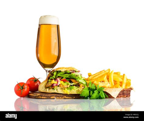 Glas Kaltes Bier Lecker Aussehende D Ner Kebap Mit Pommes Frites