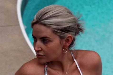 Mum Flaunts Deflated Boob And Says It S The Gift Of Being Able To Age Daily Star