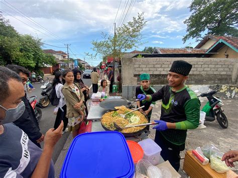 Kuliner Bali Sedapnya Mie Kari Menu Baru Ramadhan Di Kampung Jawa