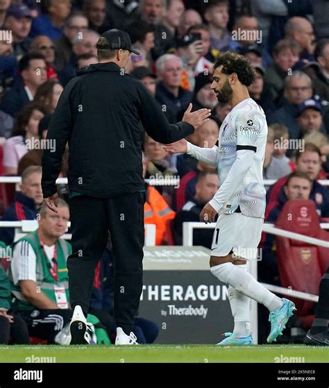 Liverpools Mohamed Salah Shakes Hands With Manager Jurgen Klopp After