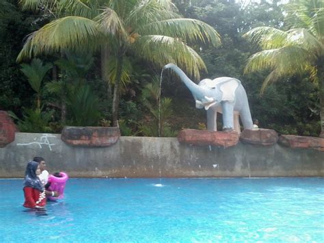 Apa Apa Aje Lah Bukit Merah Lake Town Waterpark