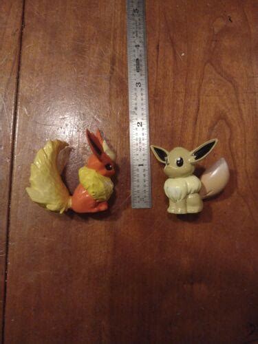 Tomy Pokemon Eevee Vaporeon Flareon Cgtsj S Vintage