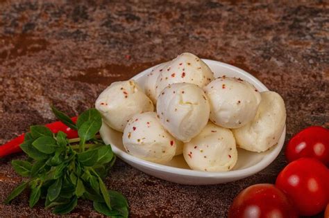 Premium Photo | Mozzarella cheese balls