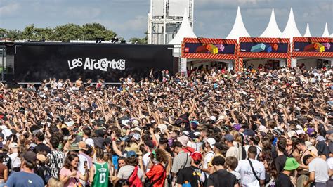 Festival Les Ardentes Le Rappeur Alkpote Distribue Gratuitement Des