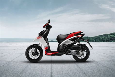 Aprilia Sr Price Specs Mileage Reviews