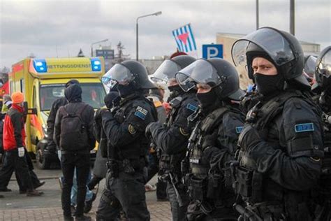 Afd Parteitag Beginnt Wegen Protestaktionen In Riesa Versp Tet Stern De