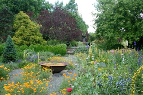 9 Peaceful Garden Scenes To Bring A Moment Of Serenity Houzz Nz