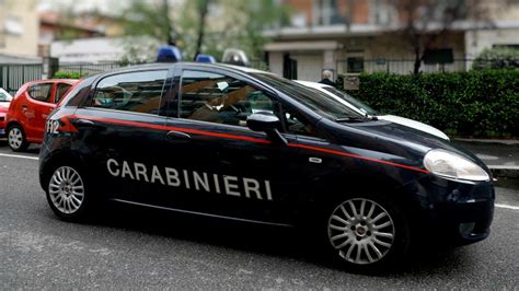 Valmontone Palpeggia La Figlia Minorenne 56enne Arrestato Per