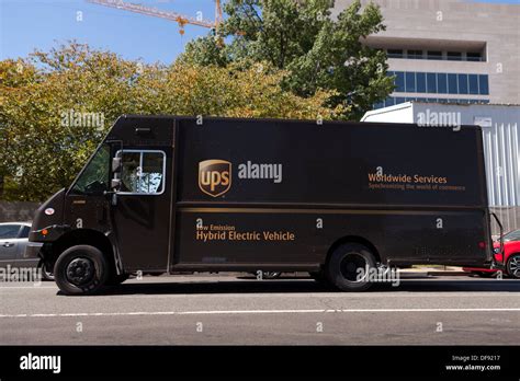 Ups Parked Truck Hi Res Stock Photography And Images Alamy