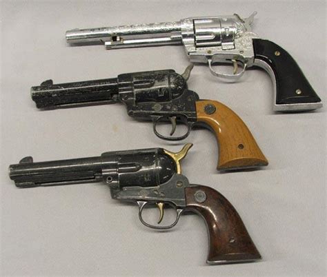 6 Vintage Toy Cowboy Pistols