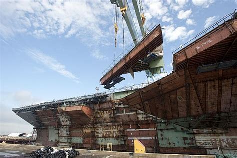 The 1050 Metric Ton Gantry Crane At Newport News Shipbuilding Lifts