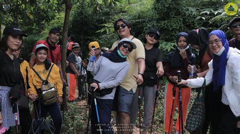 Treking Alam Di Sentul Rekomendasi Liburan Hanya Langkah Dari