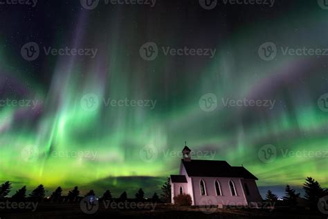 Northern Lights Canada 5099008 Stock Photo at Vecteezy