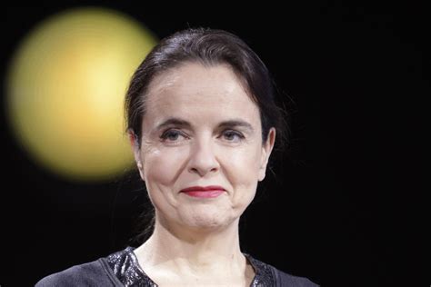 Belgische schrijfster Amélie Nothomb wint Prix Renaudot