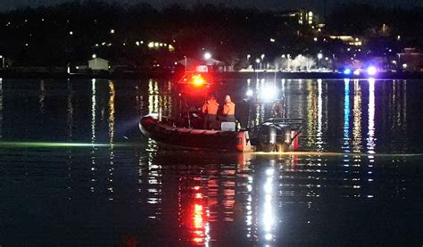 Washington plane crash: 18 bodies pulled out from Potomac River ...