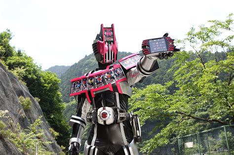 仮面ライダーディケイド コンプリートフォーム 仮面ライダー図鑑 東映