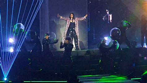 Laura Pausini Il Primo Passo Sulla Luna Con Arrivo Di Mara Venier