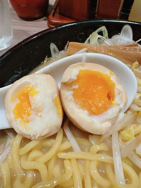 『白味噌強めの濃厚味噌ラーメン』by 麺喰蔵 味噌麺処 にそう 関内ラーメン 食べログ